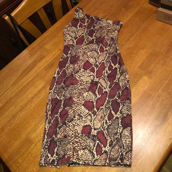Snake Print Sexy Dress. One size 6 left - Picture 6 of 8